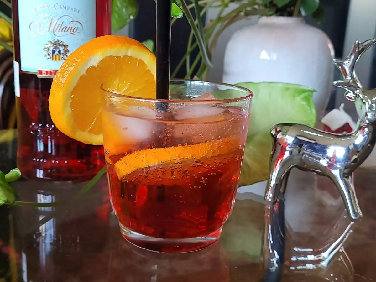 Campari Soda Cocktail - Rezept | BonApeti.de