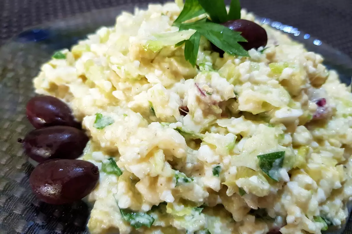Eiersalat ohne Mayonnaise - Rezept | BonApeti.de