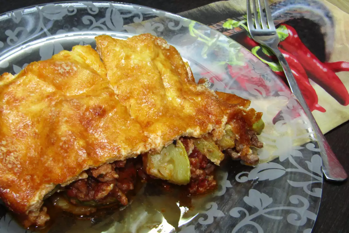 Moussaka mit Hackfleisch und Tomaten - 6 Rezepte | Bonapeti.de