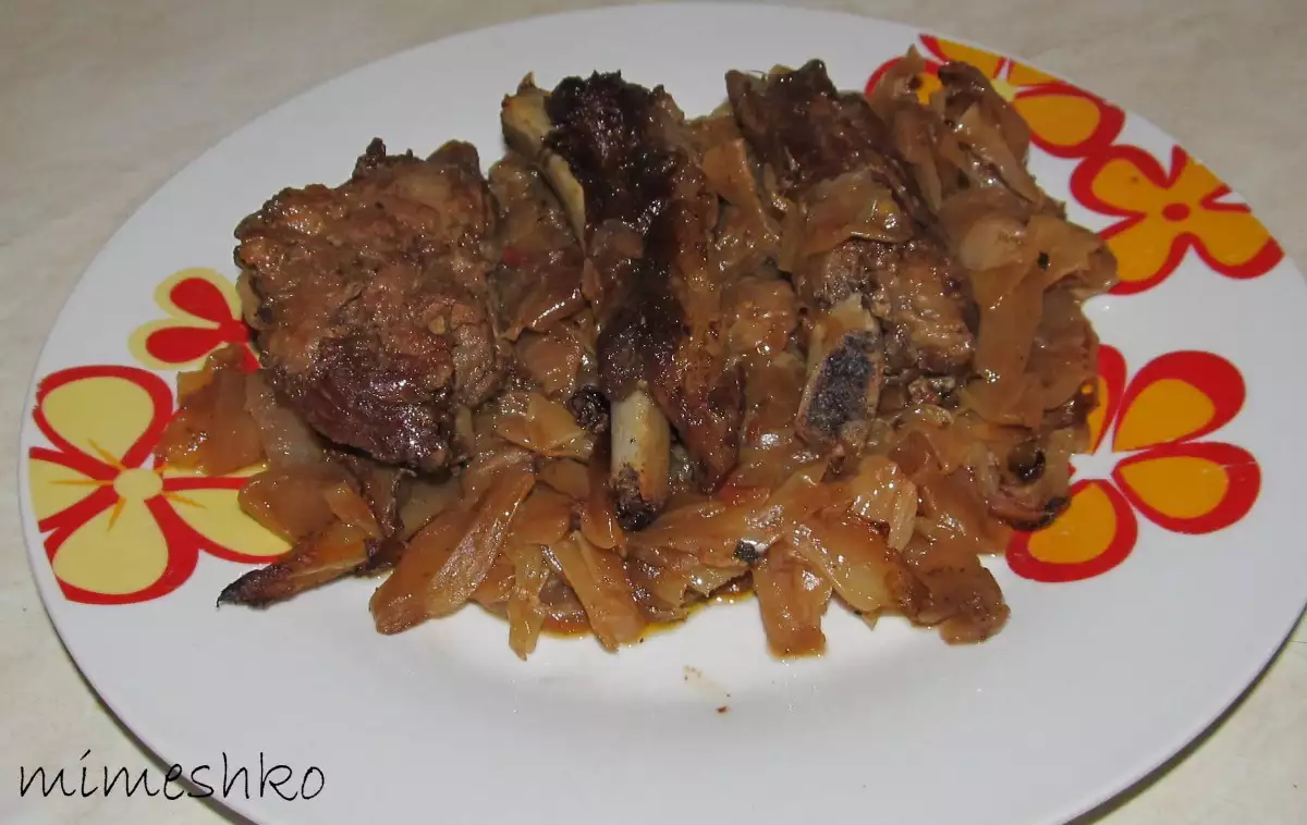 Spareribs aus dem Ofen mit Sauerkraut - 2 Rezepte | Bonapeti.de