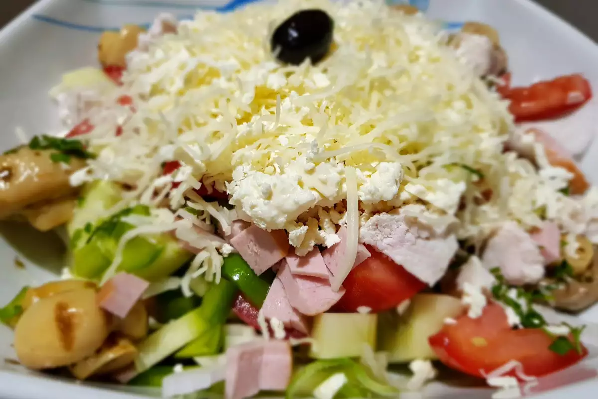 Fleischsalat mit Tomaten - 7 Rezepte | Bonapeti.de