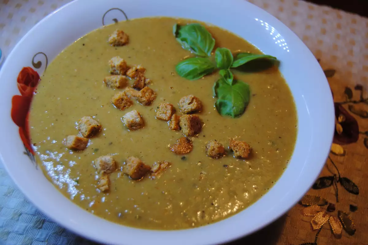 Erbsencremesuppe mit Mehl - 1 Rezepte | Bonapeti.de