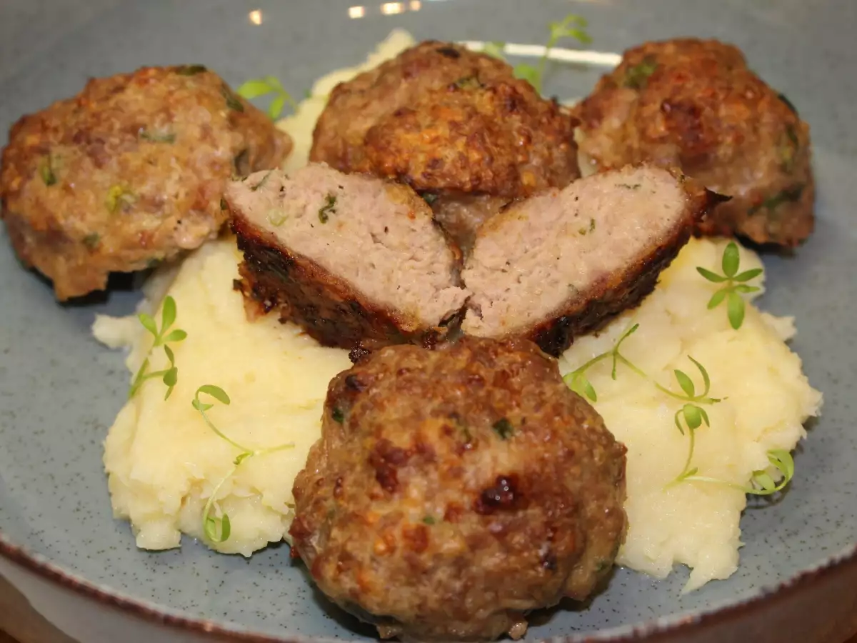 Putenfrikadellen mit Parmesan - 1 Rezepte | Bonapeti.de