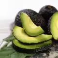 Wie kann man einem Baby Avocado geben?