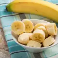 Wie schält man eine Banane richtig?