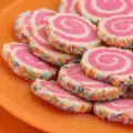 Bunte Zuckerstreusel selbst zubereiten