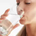 Wieviel Wasser sollte je nach Gewicht pro Tag getrunken werden?