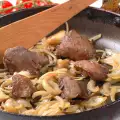 Wie verhindert man, dass Hähnchenleber beim Braten spritzt?