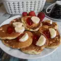 Pfannkuchen mit Kokosmehl und frischer Milch