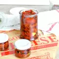Getrocknete Tomaten mit Basilikum