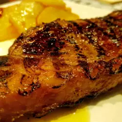 Rindfleisch mit Kartoffeln und Olivenöl