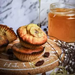 Bananenmuffins mit Honig und Rosinen