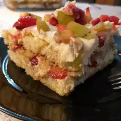 Löffelbiskuit Torte mit Joghurt und Obst