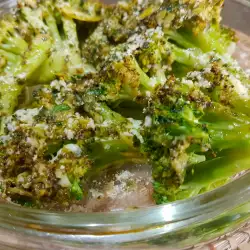 Gebackener Brokkoli mit sizilianischer Soße