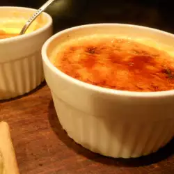 Klassische französische Crème Brûlée