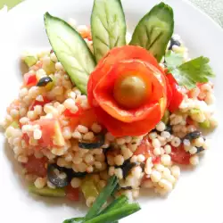 Couscous-Salat mit Gurken