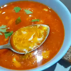 Spanische Suppe mit Eiern