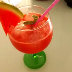 Sommer-Cocktail mit Zitronensaft
