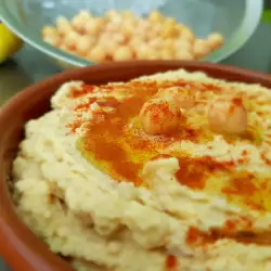 Hummus mit gerösteten Sesamsamen