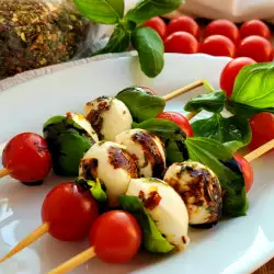 Caprese-Salat mit Mozzarella