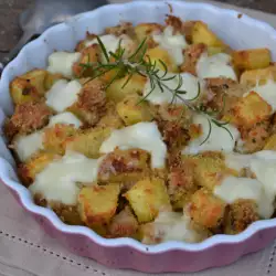Kartoffeln mit Hähnchenbrust, Semmelbrösel und Mozzarella