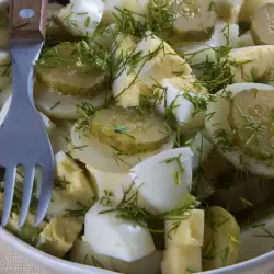 Kartoffelsalat mit Gewürzgurken