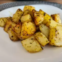 Kartoffeln mit Gewürzen und Butter