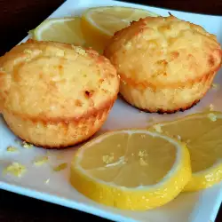 Keto Muffins mit Kokosnuss und Zitrone