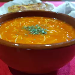 Suppe mit Suppennudeln ohne Fleisch