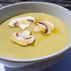 Brokkoli Suppe mit Olivenöl