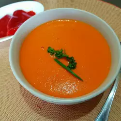 Cremesuppe mit Paprika