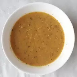 Vegane Suppe mit roten Linsen