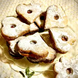 Süße Linzer Kekse zum Valentinstag