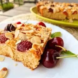 Butterkuchen mit weißer Schokolade und Kirschen