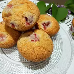 Cupcakes mit Mandelmehl und Erdbeeren