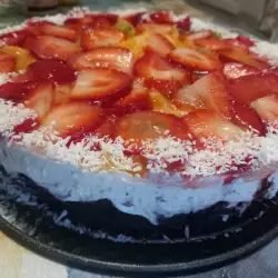 Oreo Cheesecake mit Erdbeeren und Kokosnuss