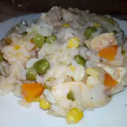 Reis mit Hähnchen und Gemüse im Multicooker