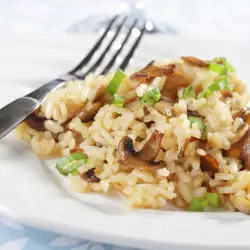 Pilze mit Reis und Lauch