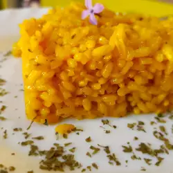 Reis Gericht mit Safran ohne Fleisch