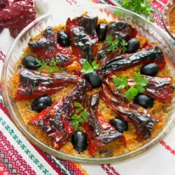 Gefüllte Paprika mit Bulgur, Champignons und Oliven