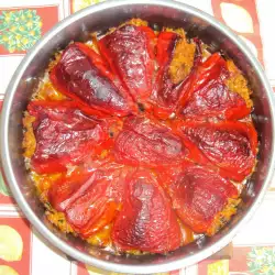 Gefüllte rote Paprika mit Reis