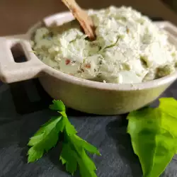 Ziegenkäsepaste mit Kräutern und Nüssen