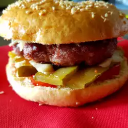 Burger mit hausgemachten Brötchen