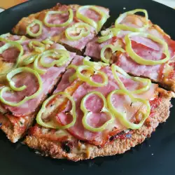 Pizza mit Pilzen und Mehl