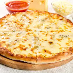 Pizza mit Käse