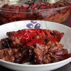 Vegane getrocknete, gefüllte Paprika mit Bohnen und Walnüssen