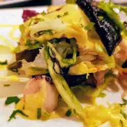 Warmer Salat mit Tintenfisch und Chicorée