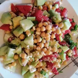 Salat mit Quinoa und Kichererbsen