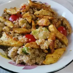 Salat mit Quinoa und Hähnchen