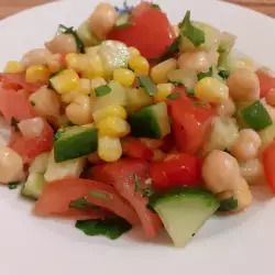 Veganer Salat mit Kichererbsen